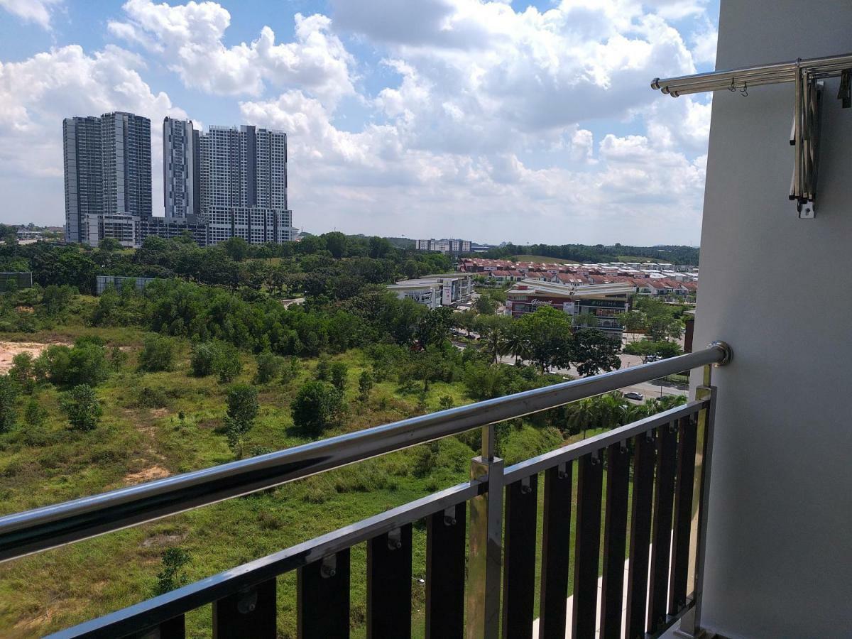 Kempas Indah @ The Secret Garden Homestay Johor Bahru Exterior photo